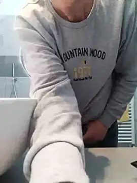 MATTIS11 online show from February 1, 2026, 9:07 am