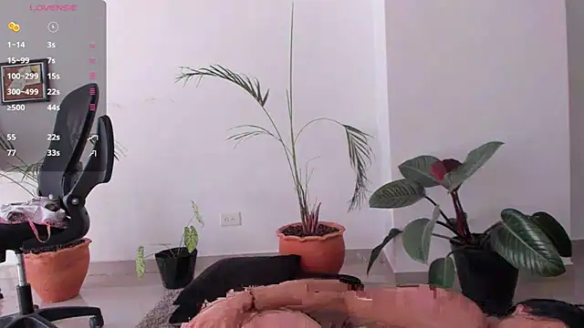 AnaHenao online show from December 20, 2025, 2:20 pm