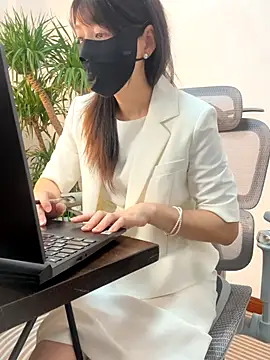 Annabody online show from September 23, 2025, 7:37 am