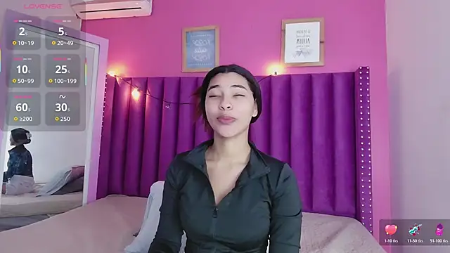 littleebonny online show from October 18, 2025, 1:13 pm