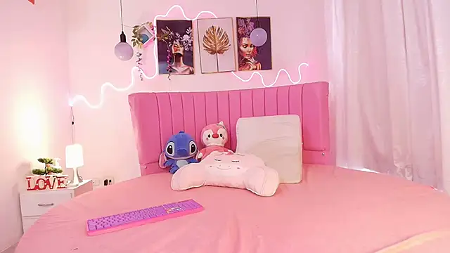 Azul horney online show from September 24, 2025, 9:43 pm