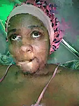 CocoBootyyy online show from November 18, 2025, 2:59 am