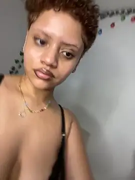 Charlotee  online show from April 12, 2026, 9:12 am