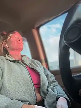 vixendoll87 online show from February 21, 2025, 10:59 pm