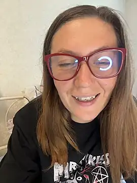 BeatriceTender online show from July 17, 2026, 10:56 am