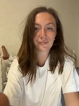BeatriceTender online show from July 29, 2026, 8:41 pm
