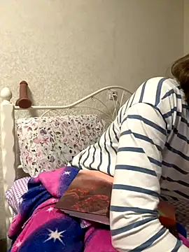 BeatriceTender online show from September 10, 2025, 7:02 pm