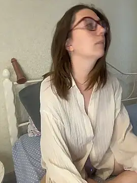 BeatriceTender online show from May 29, 2026, 2:01 pm