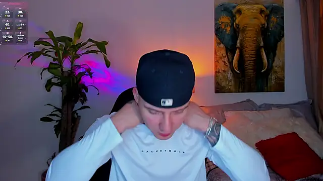 liam oficial02 online show from March 20, 2025, 4:07 am