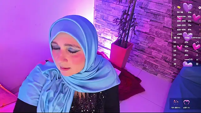HijabiMilf online show from September 18, 2025, 1:47 pm