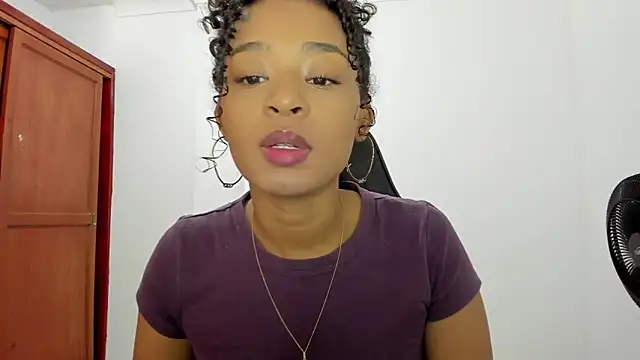 Snapshot of avellanatammy chatting on September 16, 2025, 7:15 pm avellanatammy online show from September 16, 2025, 7:15 pm