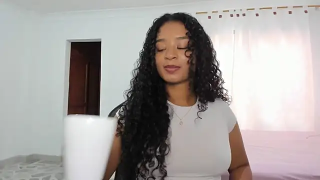 Snapshot of avellanatammy chatting on February 16, 2026, 9:34 pm avellanatammy online show from February 16, 2026, 9:34 pm