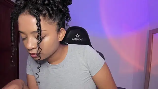 Snapshot of avellanatammy chatting on February 24, 2026, 7:59 pm avellanatammy online show from February 24, 2026, 7:59 pm