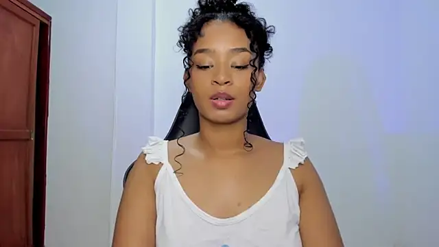 Snapshot of avellanatammy chatting on October 29, 2025, 12:09 am avellanatammy online show from October 29, 2025, 12:09 am