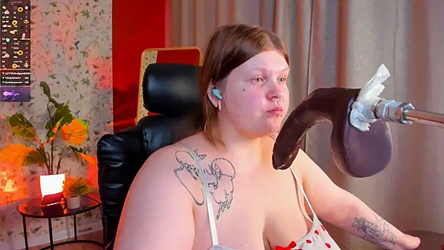 AuroraDemoni online show from March 3, 2025, 1:12 pm