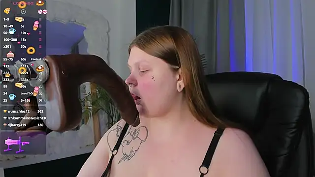 AuroraDemoni online show from February 28, 2025, 4:10 pm