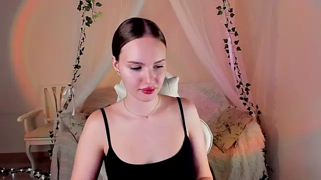 MishkaMe online show from September 14, 2025, 3:56 pm