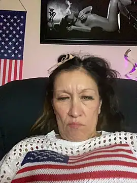 Snapshot of TheDime chatting on July 10, 2026, 11:21 am TheDime online show from July 10, 2026, 11:21 am