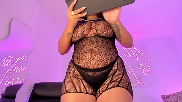 pamelaa vega online show from March 9, 2025, 6:17 am