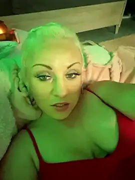 TiaDunn online show from October 18, 2025, 4:25 am