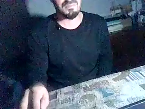 giorgakaci69 online show from September 23, 2025, 9:44 pm