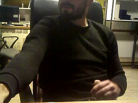 giorgakaci69 online show from December 18, 2024, 6:46 pm