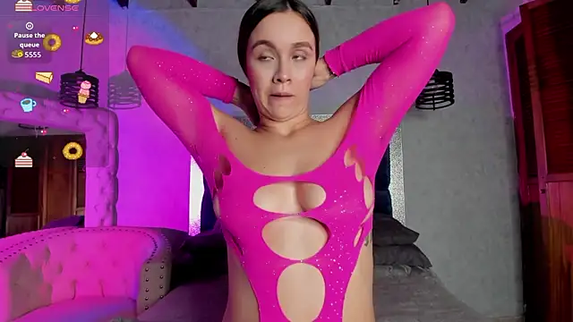 Taiissa  online show from February 11, 2026, 8:41 pm