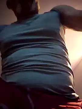 Snapshot of den-rock4u chatting on December 1, 2025, 12:33 am den-rock4u online show from December 1, 2025, 12:33 am