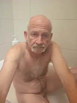 den-rock4u online show from April 22, 2026, 8:37 pm