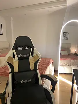 Dj scarlettmorreti online show from September 23, 2025, 5:42 pm