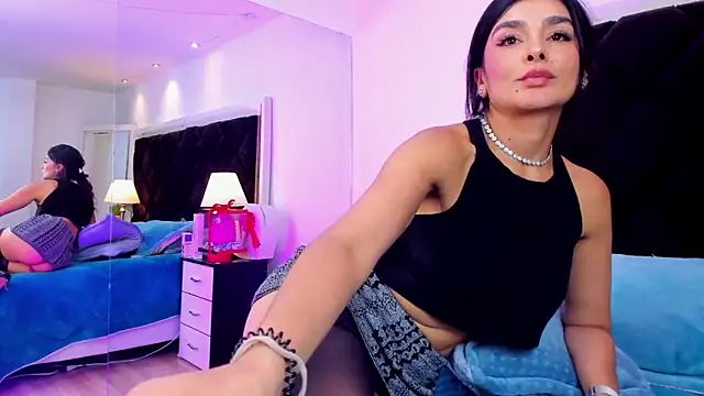 Holly Brensonexx  online show from March 22, 2025, 6:33 am