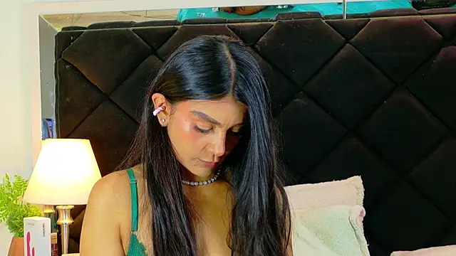 Holly Brensonexx  online show from October 19, 2025, 2:09 pm