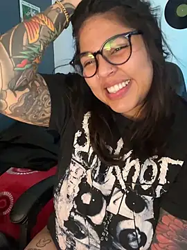 miacanela xo online show from April 13, 2026, 2:26 am