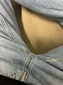 Snapshot of bdsm19 chatting on February 9, 2026, 5:33 pm bdsm19 online show from February 9, 2026, 5:33 pm