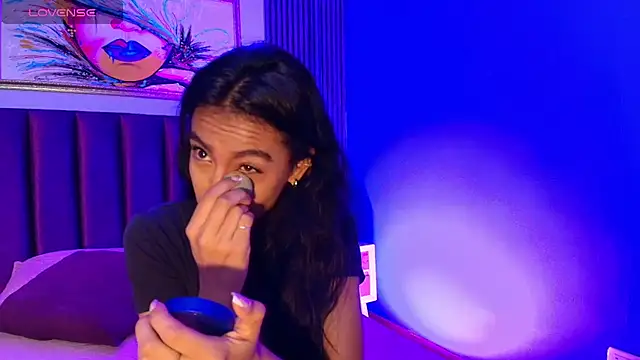 Tamaraakins online show from September 10, 2025, 12:37 pm