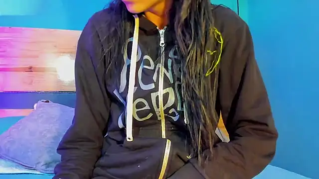 Tamaraakins online show from September 18, 2025, 12:41 pm