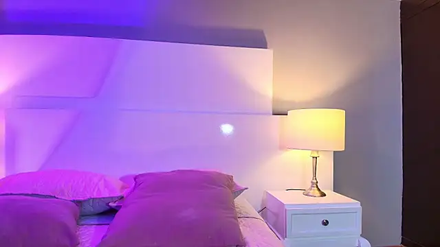 Tamaraakins online show from September 12, 2025, 12:38 pm