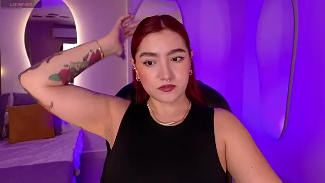 Snapshot of ViolettCastel chatting on November 25, 2025, 7:14 pm ViolettCastel online show from November 25, 2025, 7:14 pm