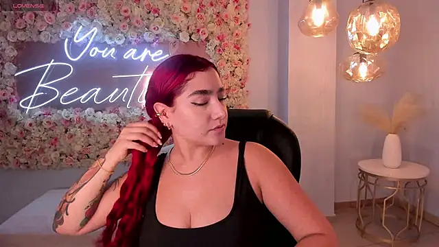 Snapshot of ViolettCastel chatting on September 24, 2025, 6:47 pm ViolettCastel online show from September 24, 2025, 6:47 pm