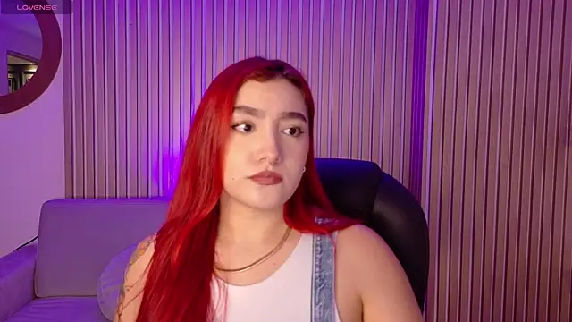 Snapshot of ViolettCastel chatting on November 5, 2025, 7:06 pm ViolettCastel online show from November 5, 2025, 7:06 pm