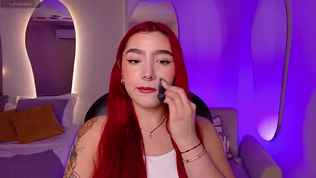 Snapshot of ViolettCastel chatting on November 23, 2025, 4:28 pm ViolettCastel online show from November 23, 2025, 4:28 pm