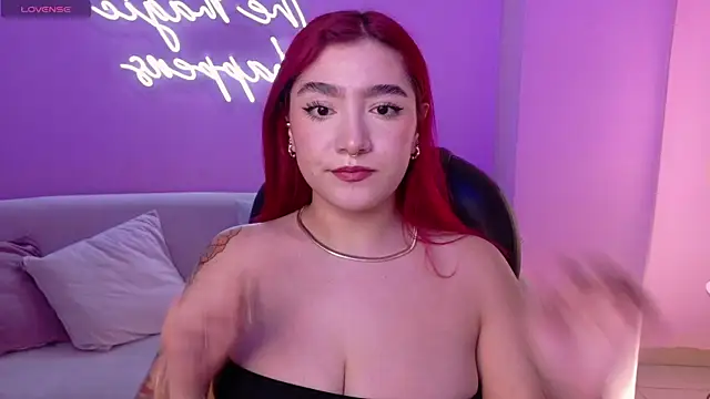 Snapshot of ViolettCastel chatting on December 2, 2025, 6:09 pm ViolettCastel online show from December 2, 2025, 6:09 pm