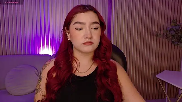 Snapshot of ViolettCastel chatting on November 7, 2025, 7:29 pm ViolettCastel online show from November 7, 2025, 7:29 pm