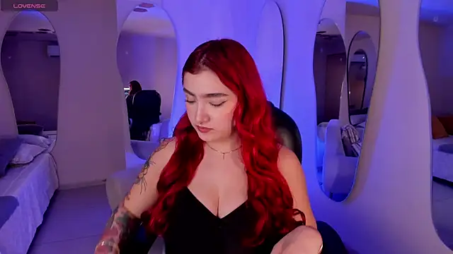 Snapshot of ViolettCastel chatting on September 29, 2025, 7:30 pm ViolettCastel online show from September 29, 2025, 7:30 pm