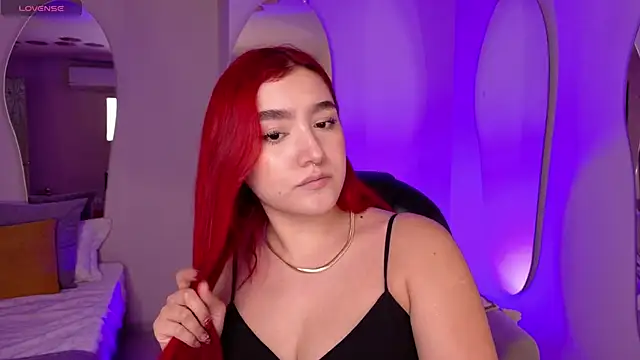 Snapshot of ViolettCastel chatting on November 26, 2025, 7:25 pm ViolettCastel online show from November 26, 2025, 7:25 pm