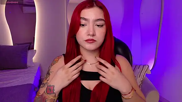 Snapshot of ViolettCastel chatting on November 27, 2025, 7:25 pm ViolettCastel online show from November 27, 2025, 7:25 pm