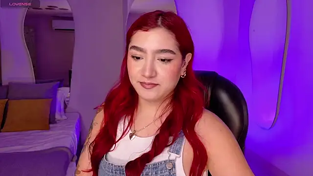 Snapshot of ViolettCastel chatting on November 28, 2025, 7:25 pm ViolettCastel online show from November 28, 2025, 7:25 pm