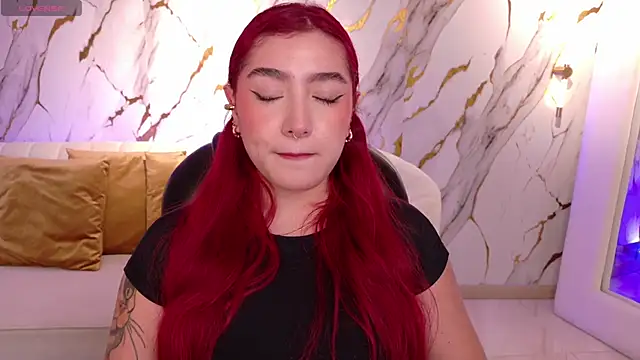 Snapshot of ViolettCastel chatting on November 19, 2025, 7:25 pm ViolettCastel online show from November 19, 2025, 7:25 pm