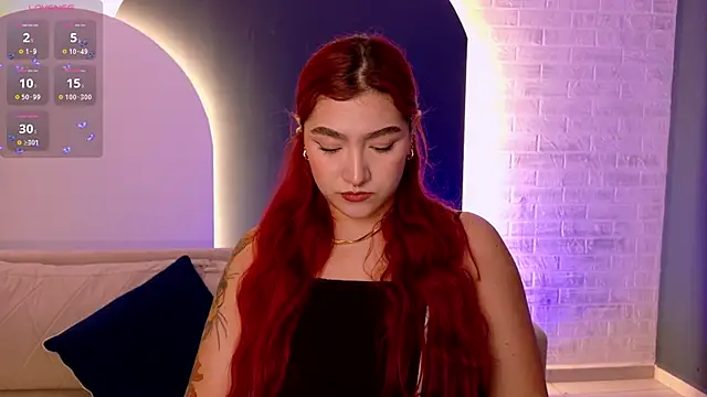 Snapshot of ViolettCastel chatting on November 9, 2025, 11:25 am ViolettCastel online show from November 9, 2025, 11:25 am