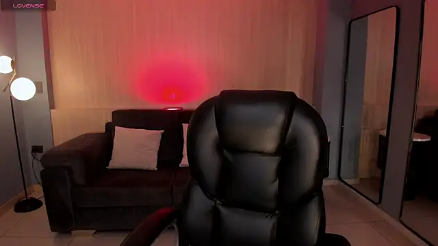 Snapshot of ViolettCastel chatting on October 30, 2025, 7:22 pm ViolettCastel online show from October 30, 2025, 7:22 pm